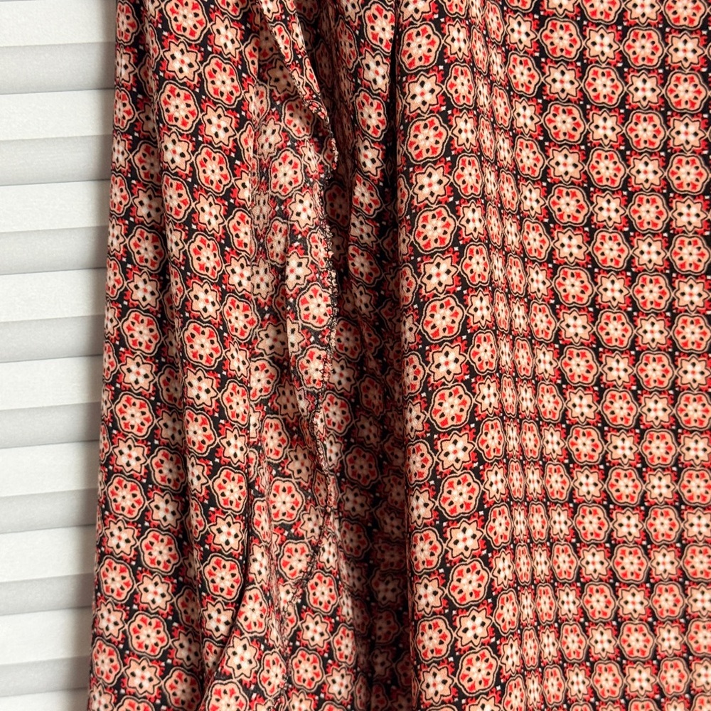 LOFT Red and Black Geometric Blouse - Picture 4 of 6